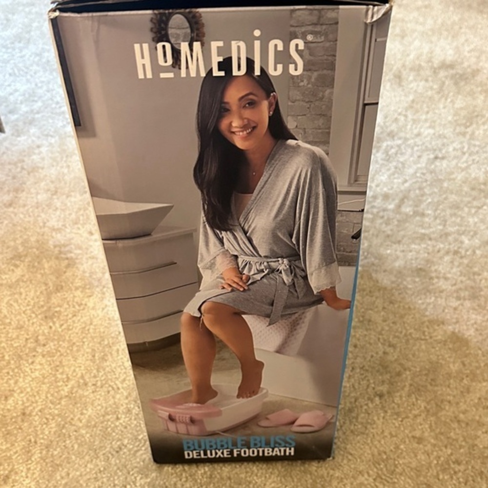 Homedics Bubble Bliss Deluxe Footbath in Pink and White - Picture 3 of 7